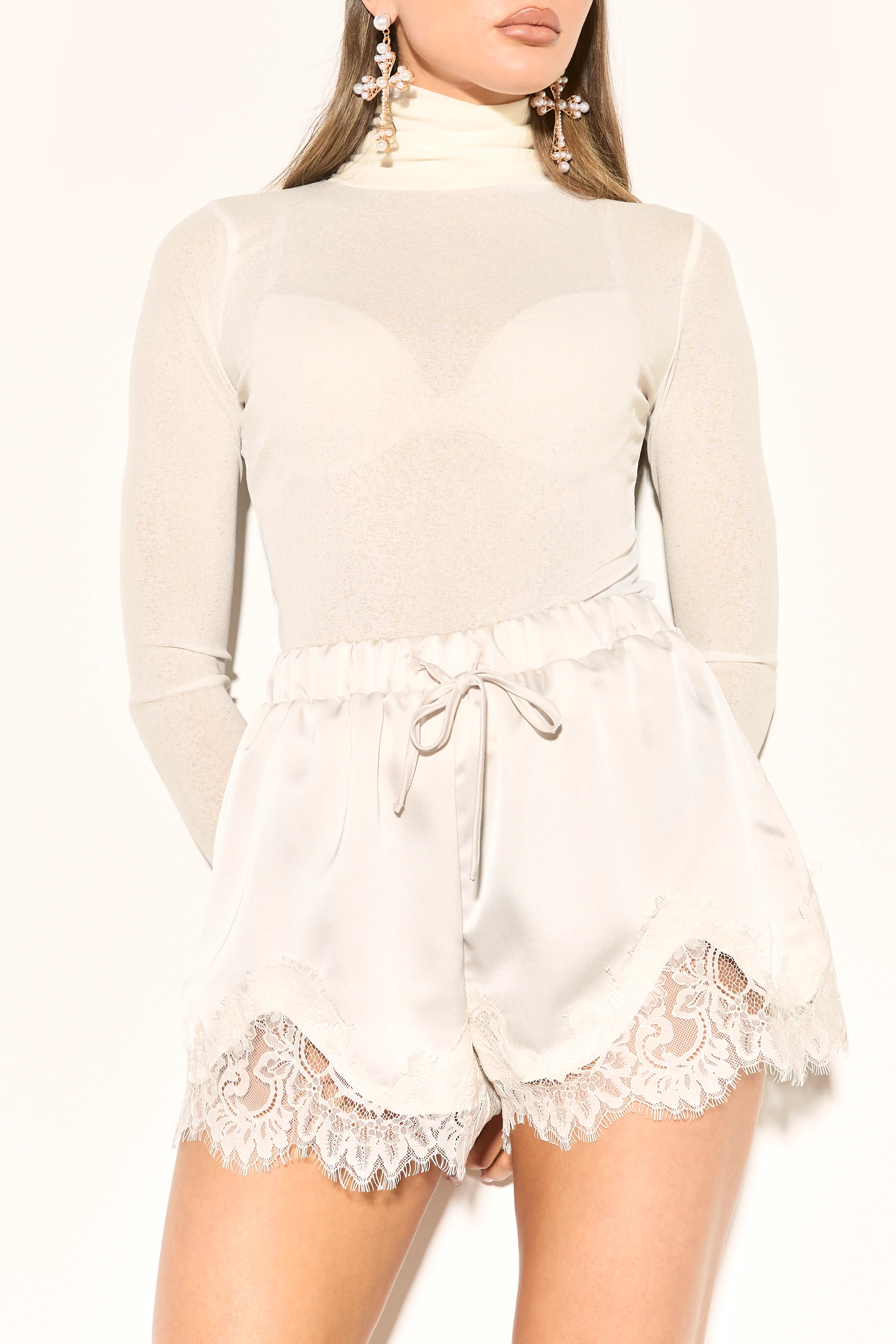 LEOLA Cream Lace Shorts - Image 3